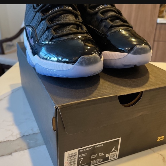 Space Jams Size 7 - Picture 1 of 4